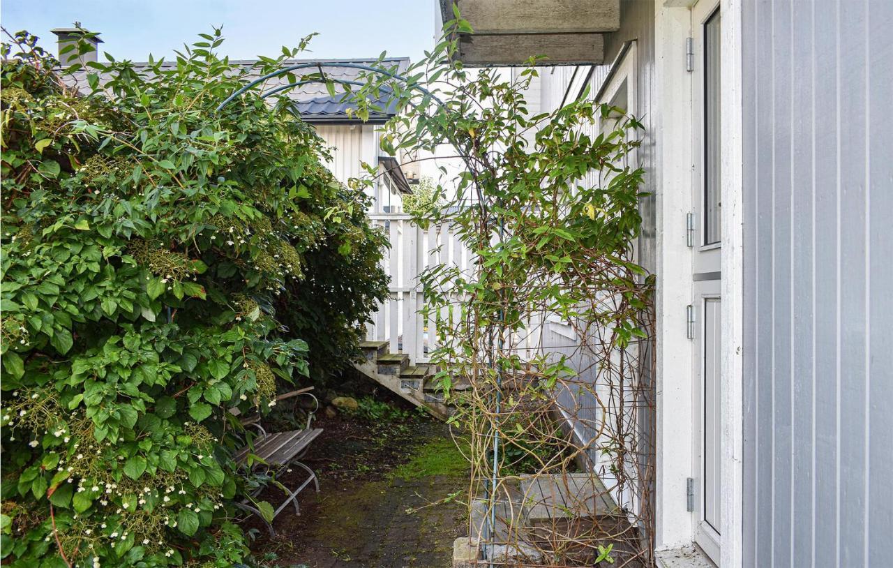 Cozy Home In Karlskrona With Kitchen Exterior foto
